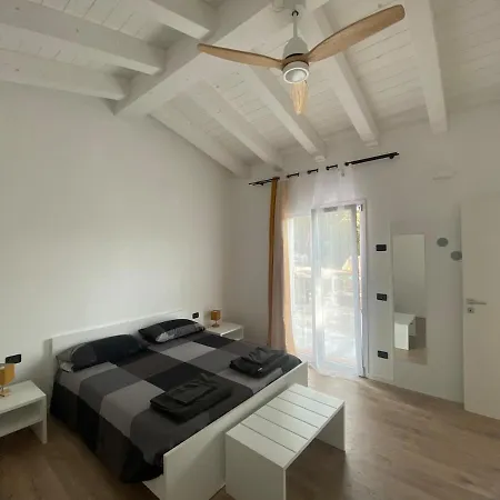 Casa Chiara Elba Island Naregno 公寓 *